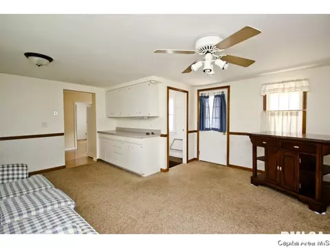 2013 S Douglas Ave, Springfield, IL 62704 photo 6