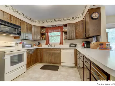 2013 Claremont, Springfield, IL 62703 photo 12