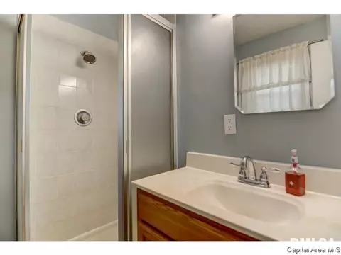 2013 Claremont, Springfield, IL 62703 photo 16