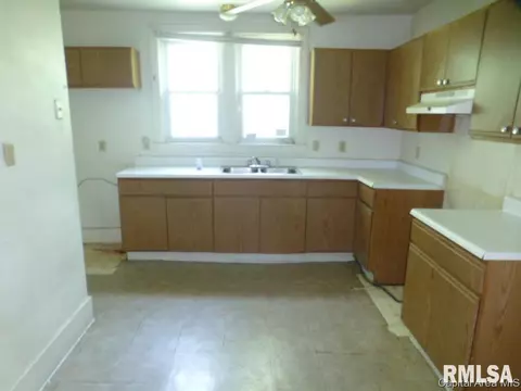 1609 E Moffat Ave, Springfield, IL 62702 photo 10