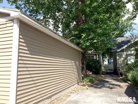 871 S Douglas, Springfield, IL 62704 photo 7
