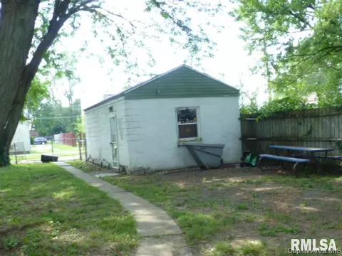 1105 S 12th St, Springfield, IL 62703 photo 9