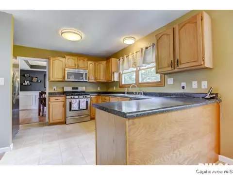 1513 James St, Springfield, IL 62703 photo 9