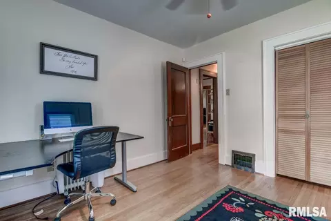 2062 S 4th St, Springfield, IL 62703 photo 5