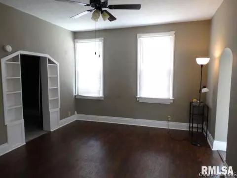 920 W Calhoun St, Springfield, IL 62702 photo 2