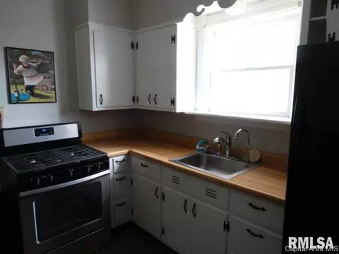 920 W Calhoun St, Springfield, IL 62702 photo 6