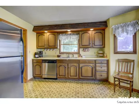 408 E Third St, Pana, IL 62557 photo 8