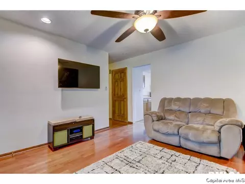 2722 E Black Ave, Springfield, IL 62702 photo 8