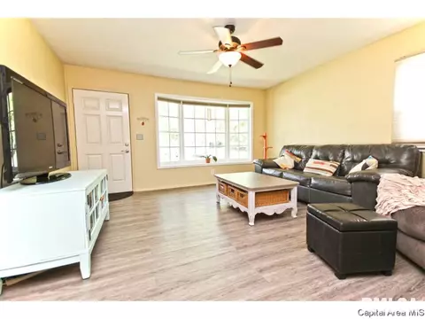 4 Archer Ave, Springfield, IL 62704 photo 2