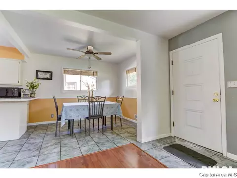10 Monica Ln, Springfield, IL 62702 photo 4