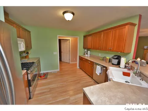 3004 Red Oak Ln, Springfield, IL 62712 photo 2