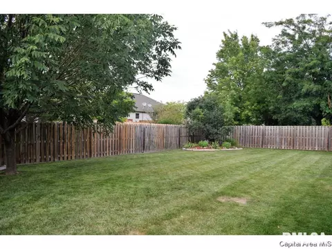 5109 Johanne Ct, Springfield, IL 62711 photo 2