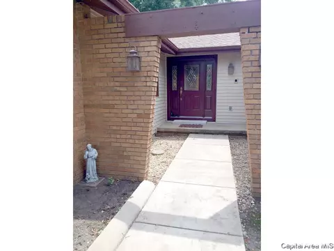 2612 Lemont Dr, Springfield, IL 62704 photo 2