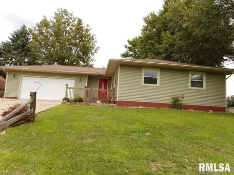 101 Brookview Ct, Abingdon, IL 61410 photo 2