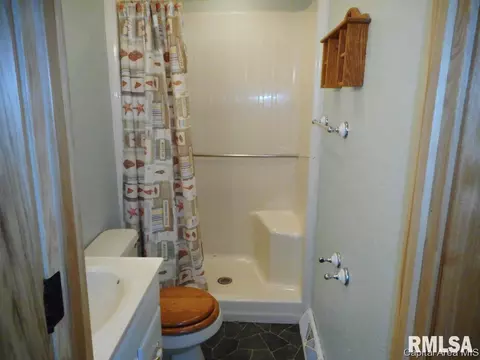 101 Brookview Ct, Abingdon, IL 61410 photo 11