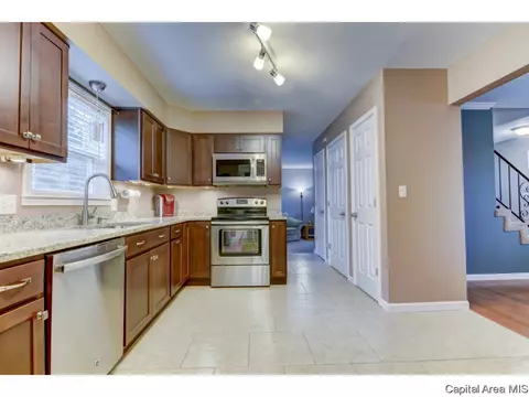 6 Royal Rd, Springfield, IL 62702 photo 9