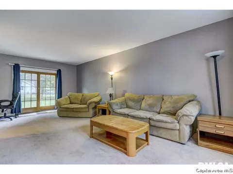 6 Royal Rd, Springfield, IL 62702 photo 5