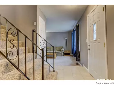 6 Royal Rd, Springfield, IL 62702 photo 3