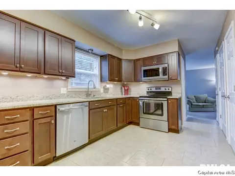 6 Royal Rd, Springfield, IL 62702 photo 10