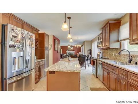 2521 Streamwood, Springfield, IL 62711 photo 9