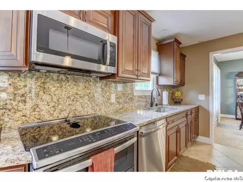 2521 Streamwood, Springfield, IL 62711 photo 7