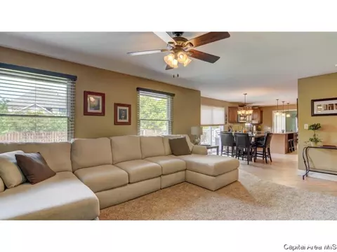 2521 Streamwood, Springfield, IL 62711 photo 4