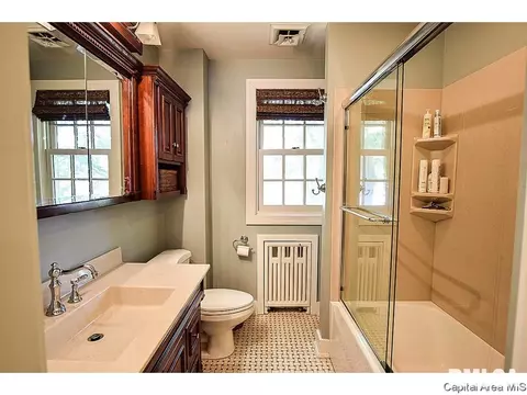 2051 Bates Ave, Springfield, IL 62704 photo 15