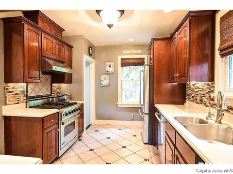 2051 Bates Ave, Springfield, IL 62704 photo 10
