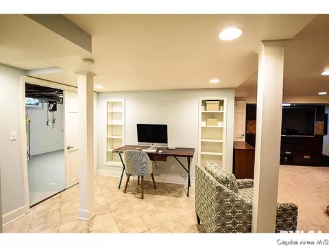 2051 Bates Ave, Springfield, IL 62704 photo 21