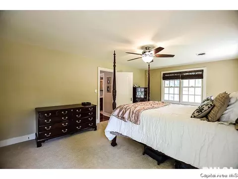 2051 Bates Ave, Springfield, IL 62704 photo 12