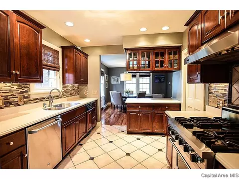 2051 Bates Ave, Springfield, IL 62704 photo 11