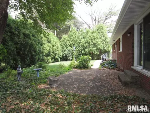 2207 Greenbriar Rd, Springfield, IL 62704 photo 2