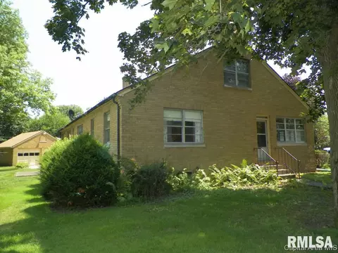 201 E D St, Alpha, IL 61413 photo 5