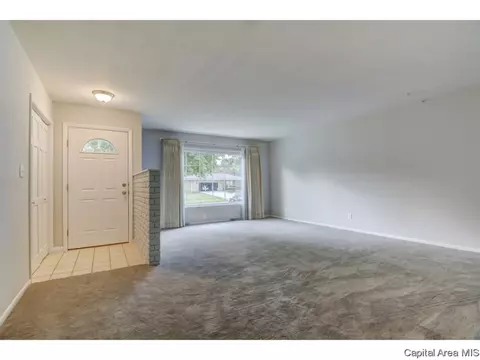 2221 Keokuk Dr, Springfield, IL 62702 photo 8