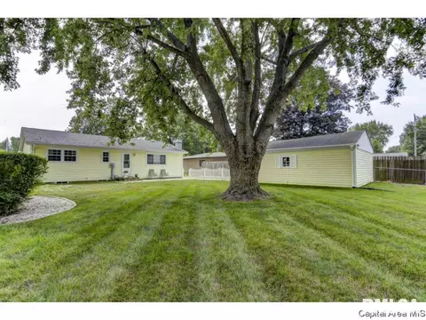 2221 Keokuk Dr, Springfield, IL 62702 photo 3
