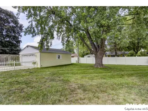 2221 Keokuk Dr, Springfield, IL 62702 photo 4
