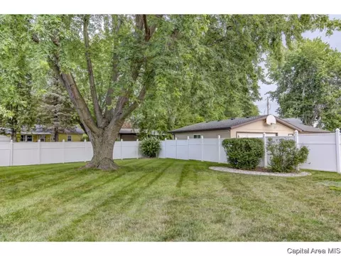2221 Keokuk Dr, Springfield, IL 62702 photo 5