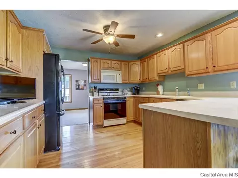 6001 Thresher Dr, Springfield, IL 62712 photo 11