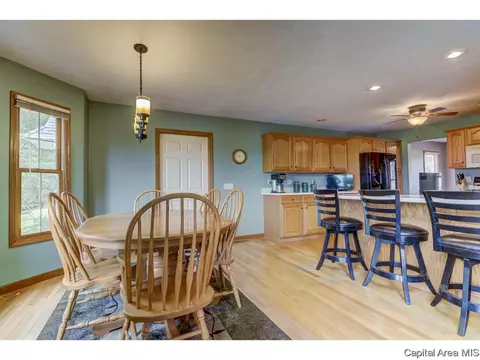 6001 Thresher Dr, Springfield, IL 62712 photo 9