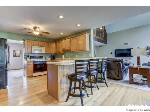6001 Thresher Dr, Springfield, IL 62712 photo 10