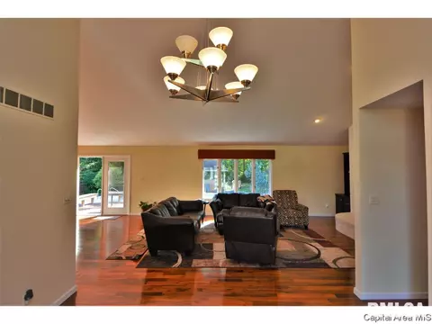 820 Coventry Pt, Springfield, IL 62702 photo 3