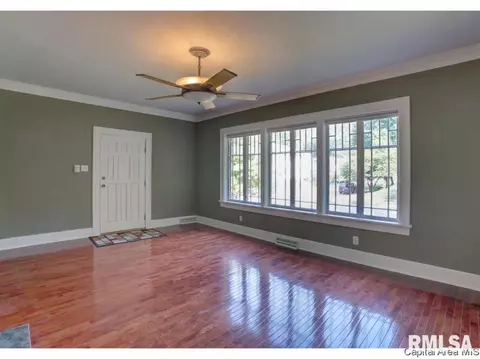 656 W Vine St, Springfield, IL 62704 photo 3