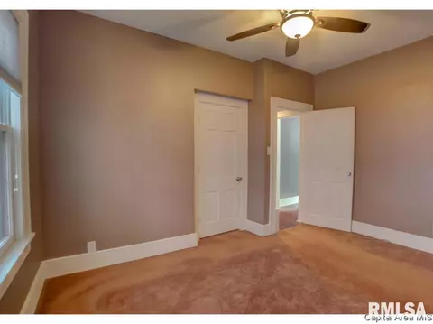 656 W Vine St, Springfield, IL 62704 photo 12