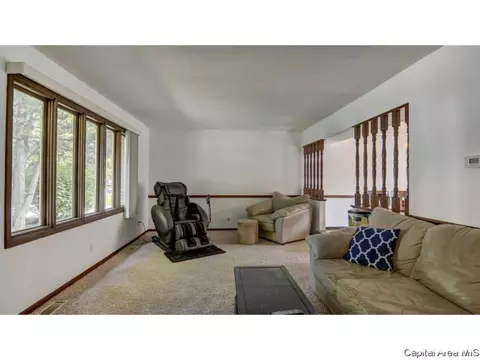 3220 Ellendale, Springfield, IL 62704 photo 2