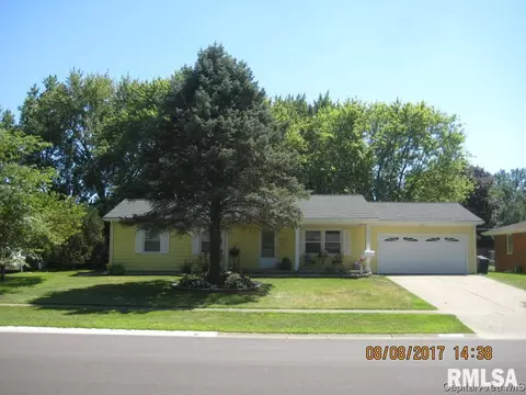 2220 Winnebago Dr, Springfield, IL 62702 photo 1