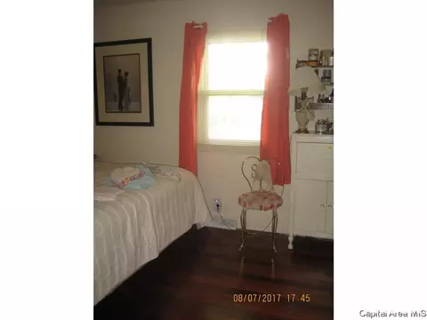 2220 Winnebago Dr, Springfield, IL 62702 photo 7