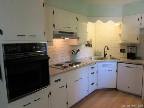3421 S 1st St, Springfield, IL 62703 photo 4