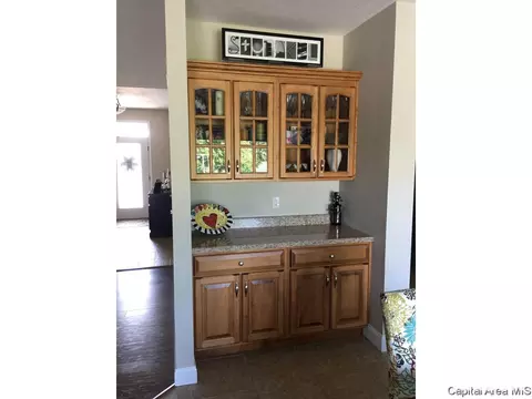 6317 Preston Dr, Springfield, IL 62711 photo 2
