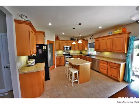 6317 Preston Dr, Springfield, IL 62711 photo 5