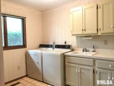 2108 Augusta Dr, Springfield, IL 62704 photo 11